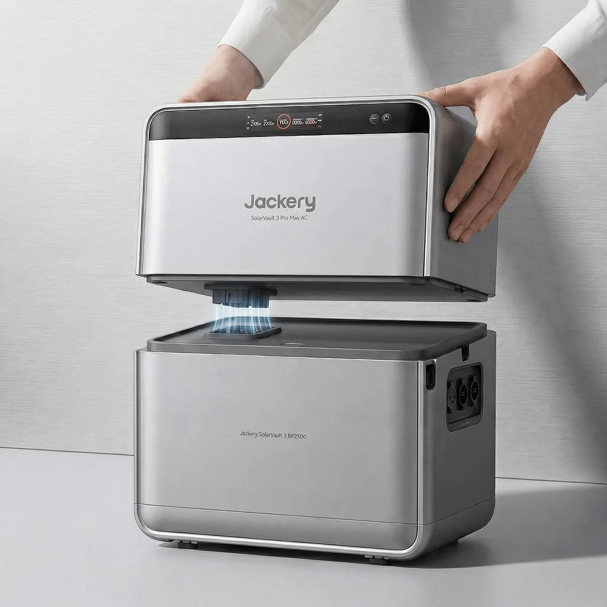 Jackery SolarVault 3 Pro Max – gestapelt mit BP2500-Erweiterungsakkus bis 15,12 kWh